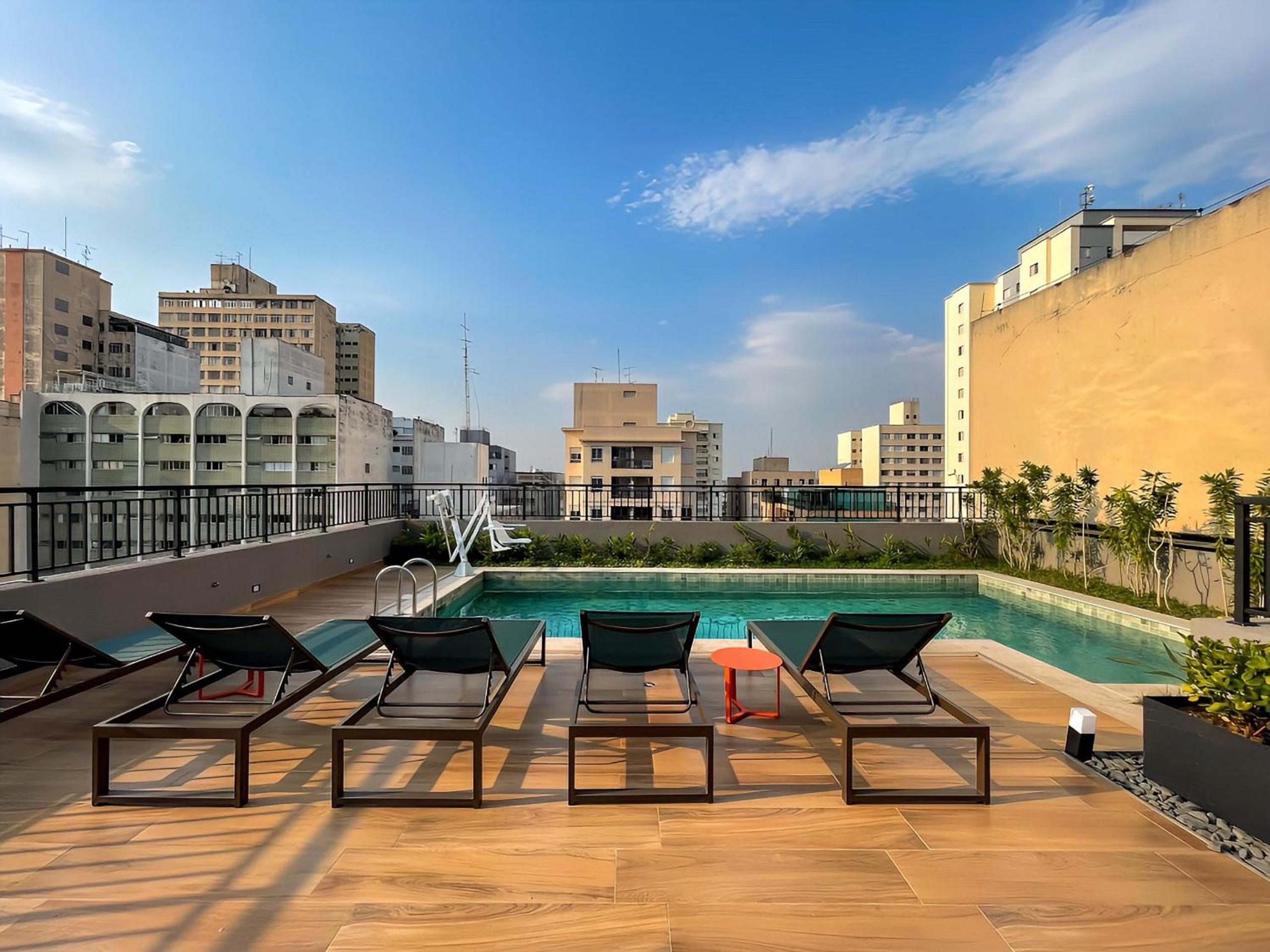 Condominium with pool next to Buenos Aires Park