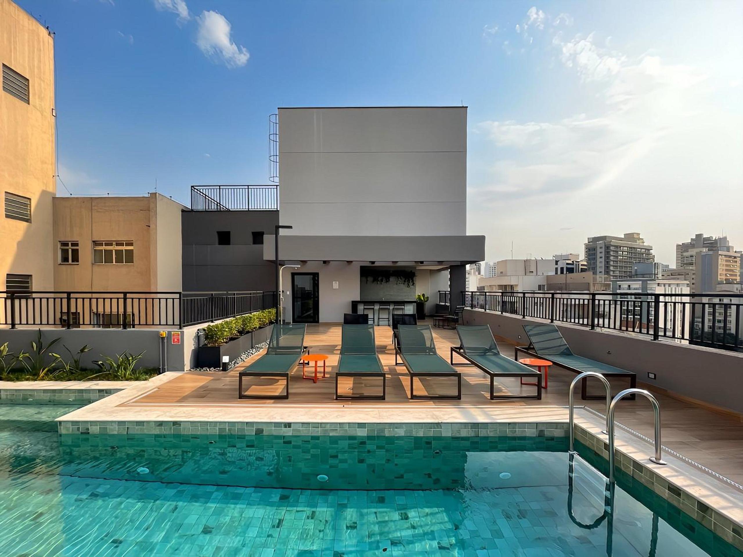 Condominium with pool next to Buenos Aires Park