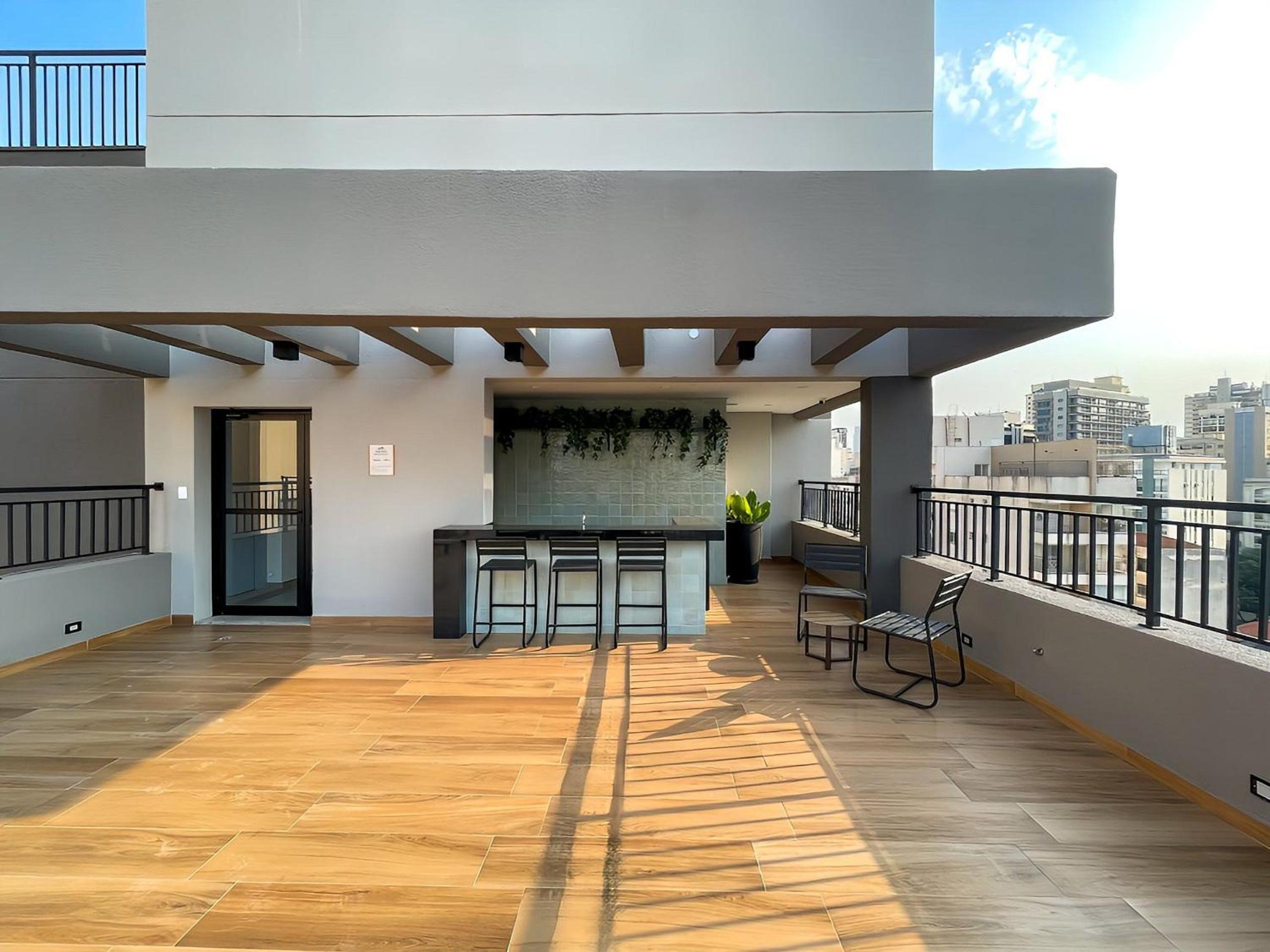 Condominium with pool next to Buenos Aires Park
