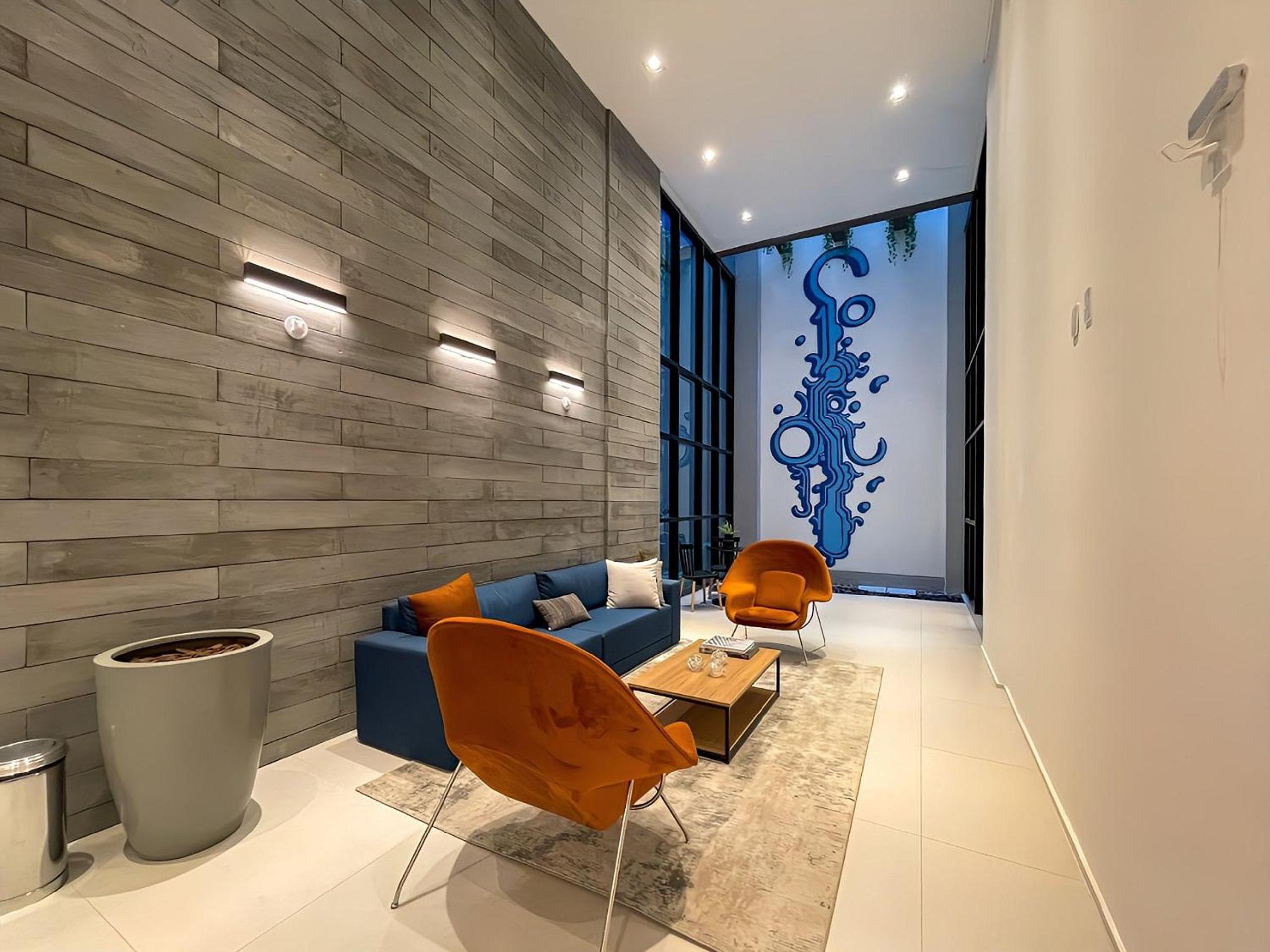 Condominium with pool next to Buenos Aires Park