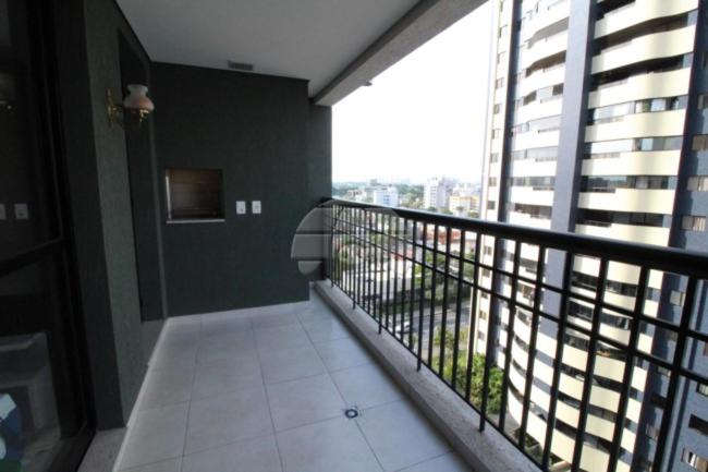 Apto no Cabral em Curitiba com 3 quartos varanda piscina arcondicionado e 2 vagas de garagem
