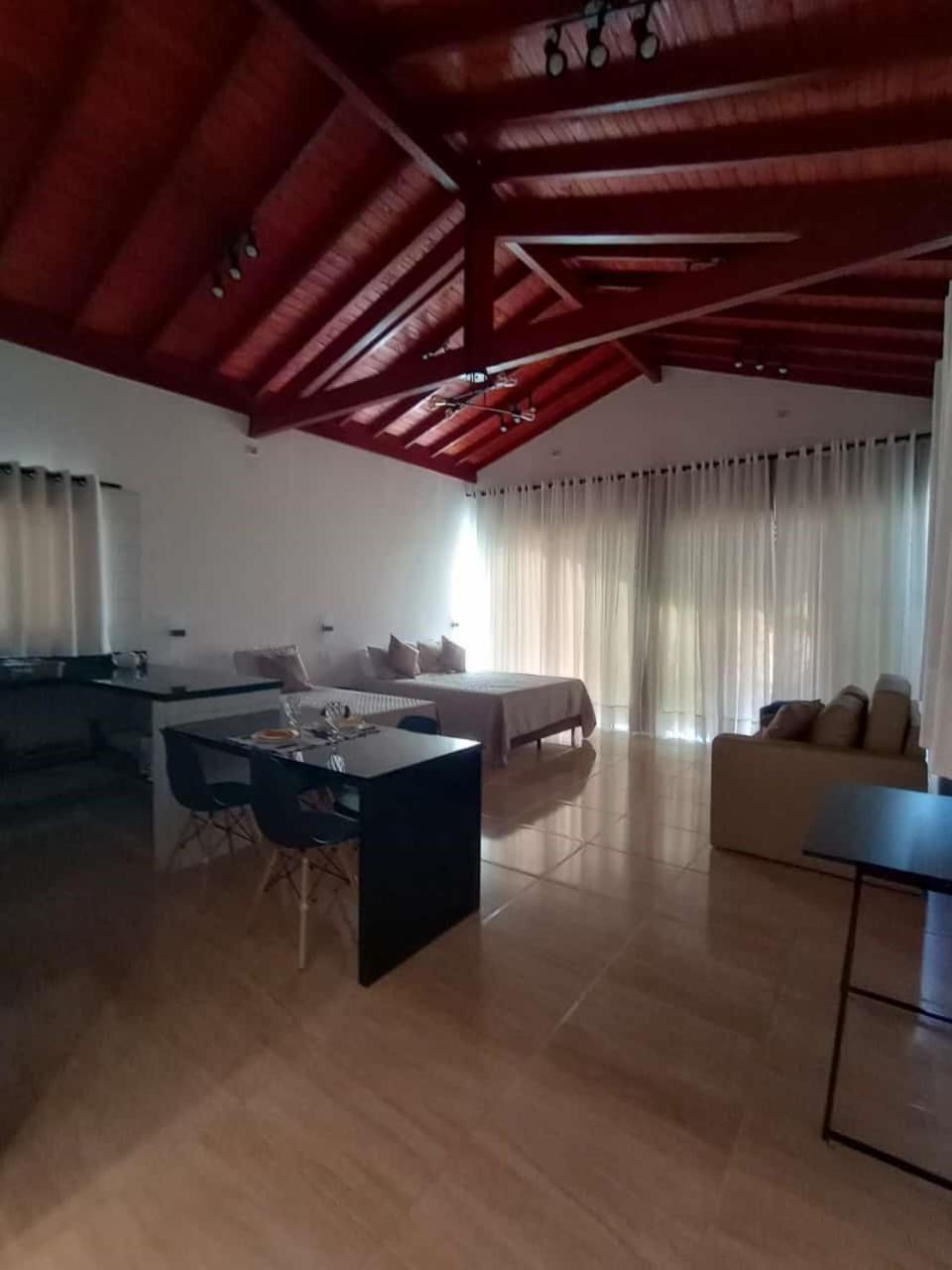 Cabanas Privativas com Jacuzzi, Cozinha, Churrasqueira e Decoração - Sitio Pauletto