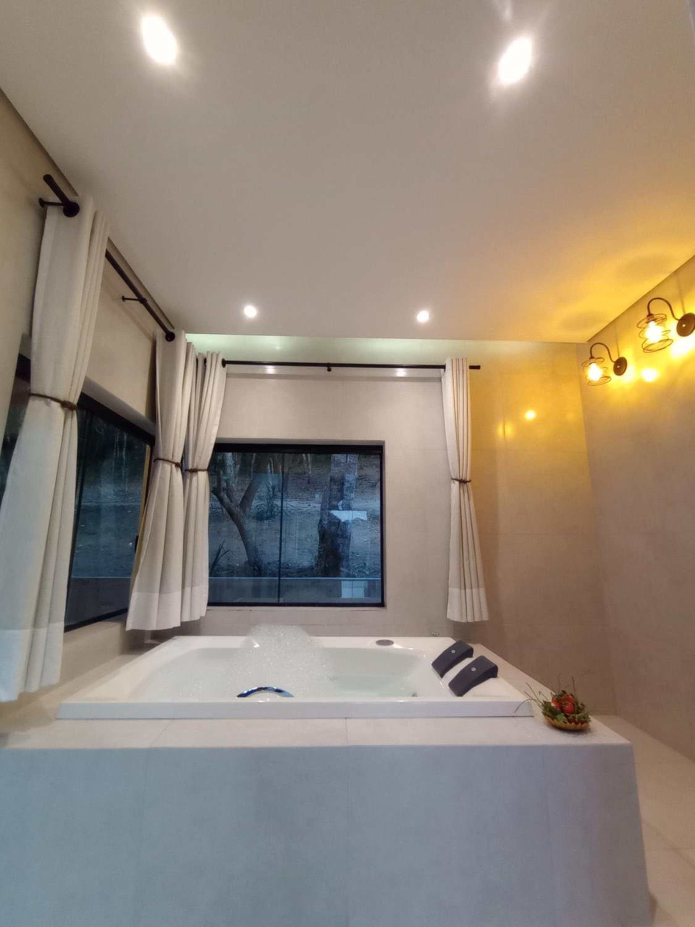 Cabanas Privativas com Jacuzzi, Cozinha, Churrasqueira e Decoração - Sitio Pauletto