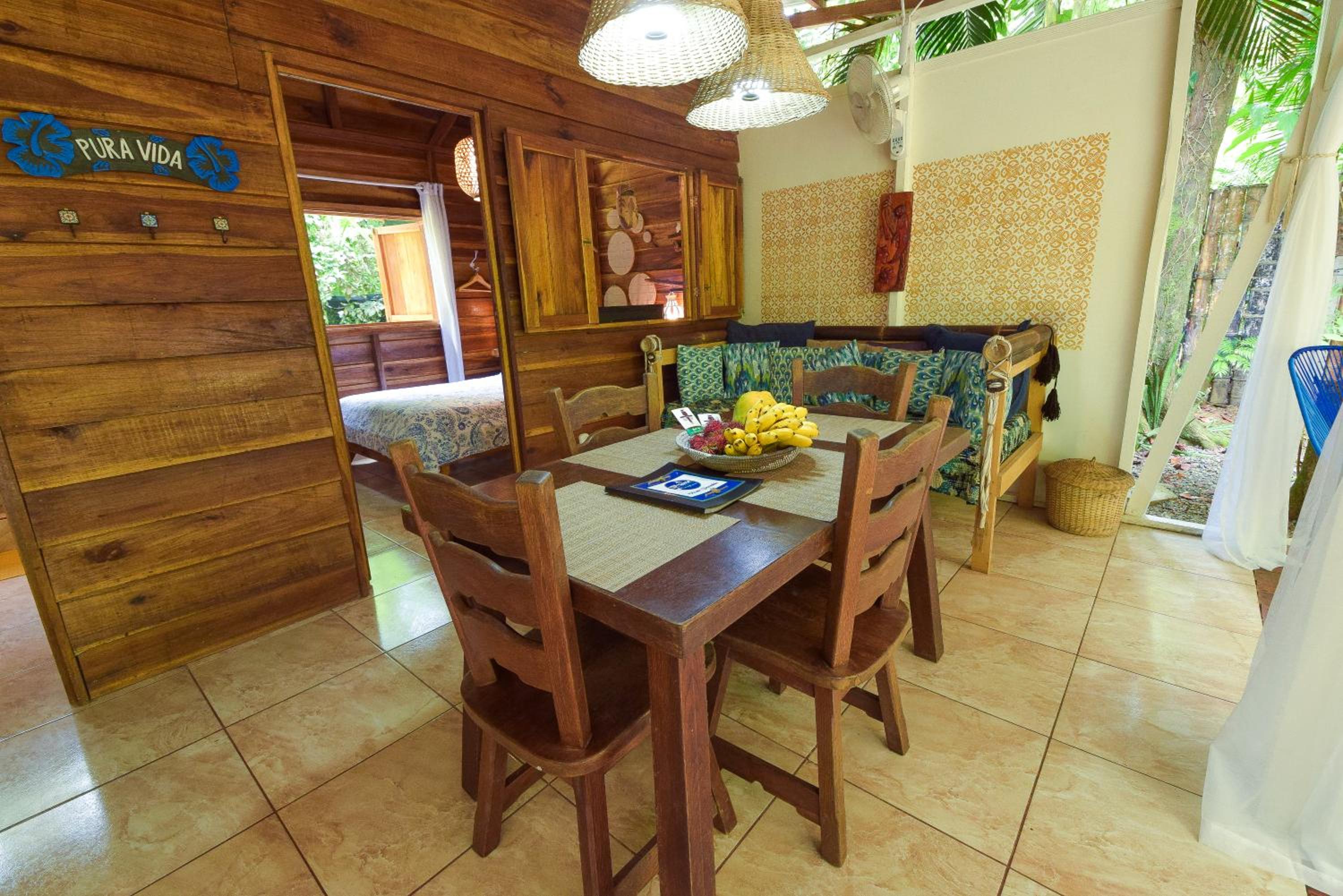 Up! House ~ Charming and cozy ~ 4 guests in Playa Chiquita