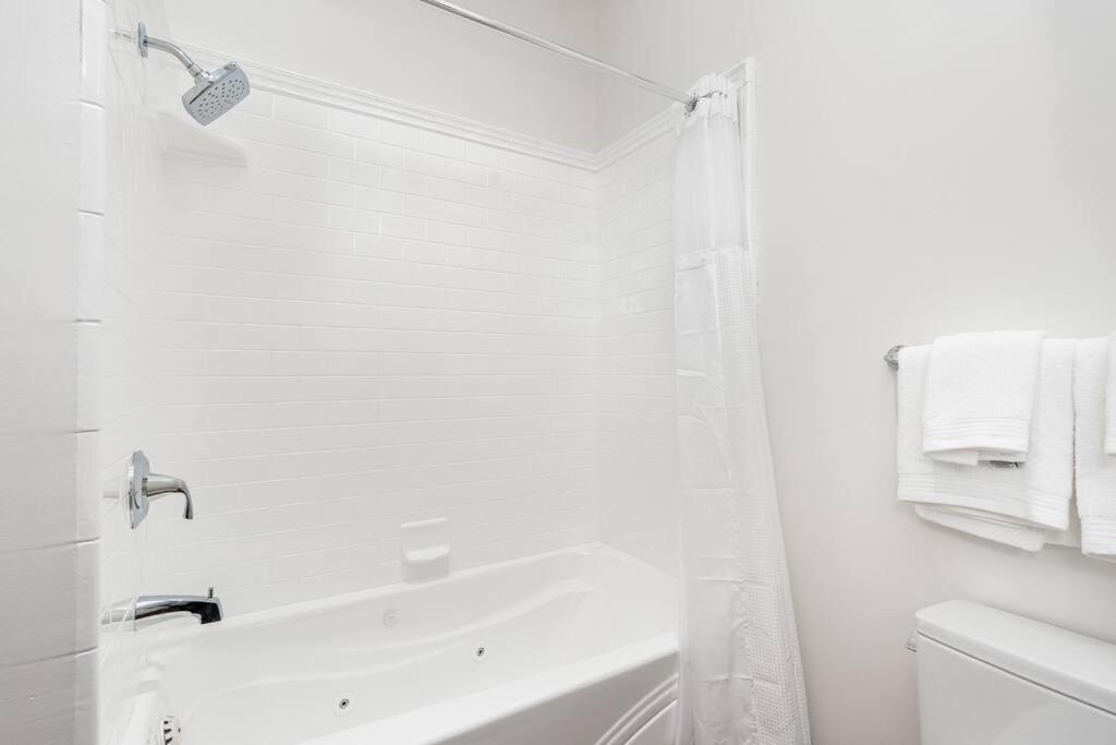 Stonehouse Inn, Santa Rosa - Private King Suite # 3 view 5