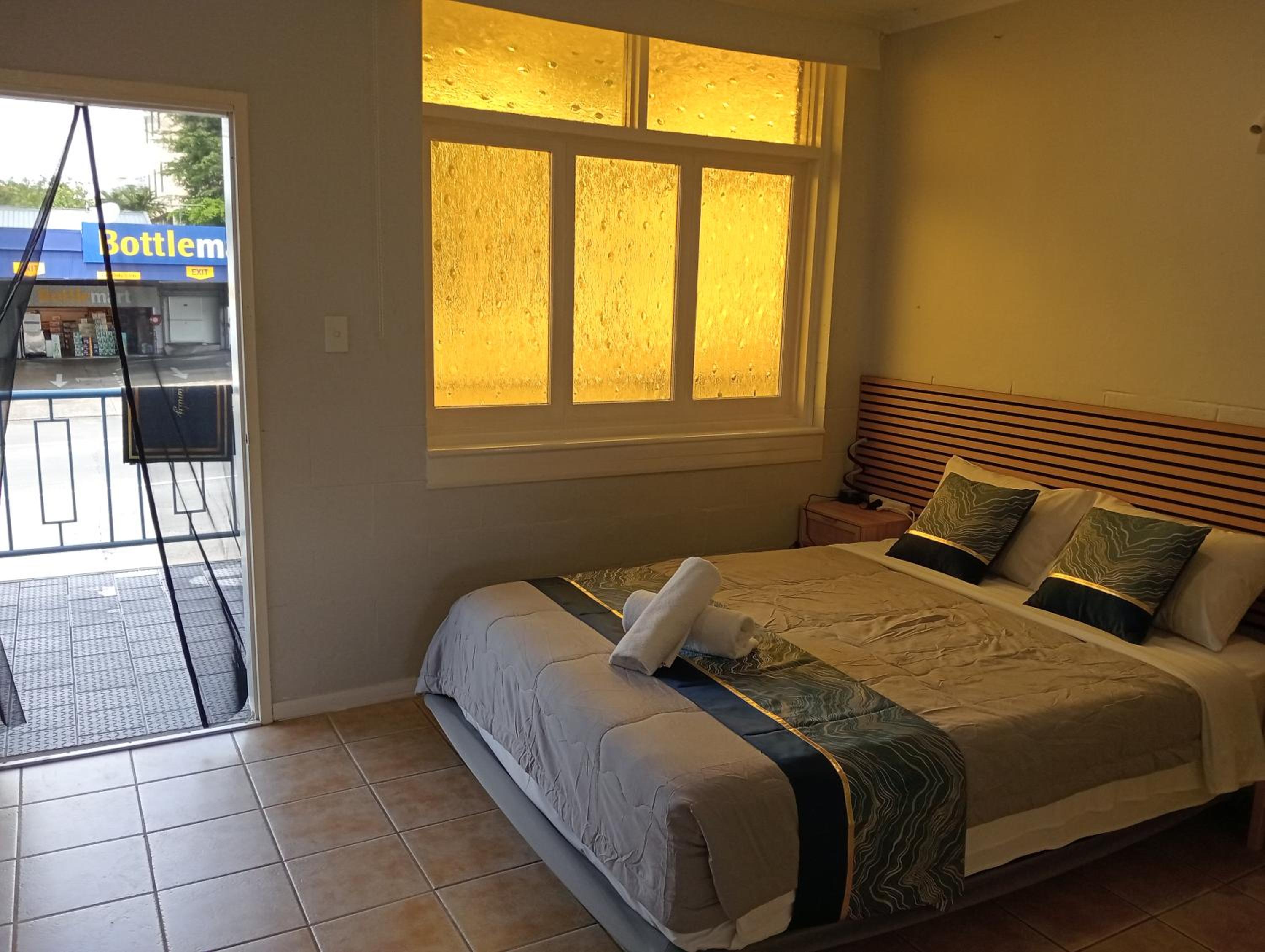 Innisfail Riverfront Motel