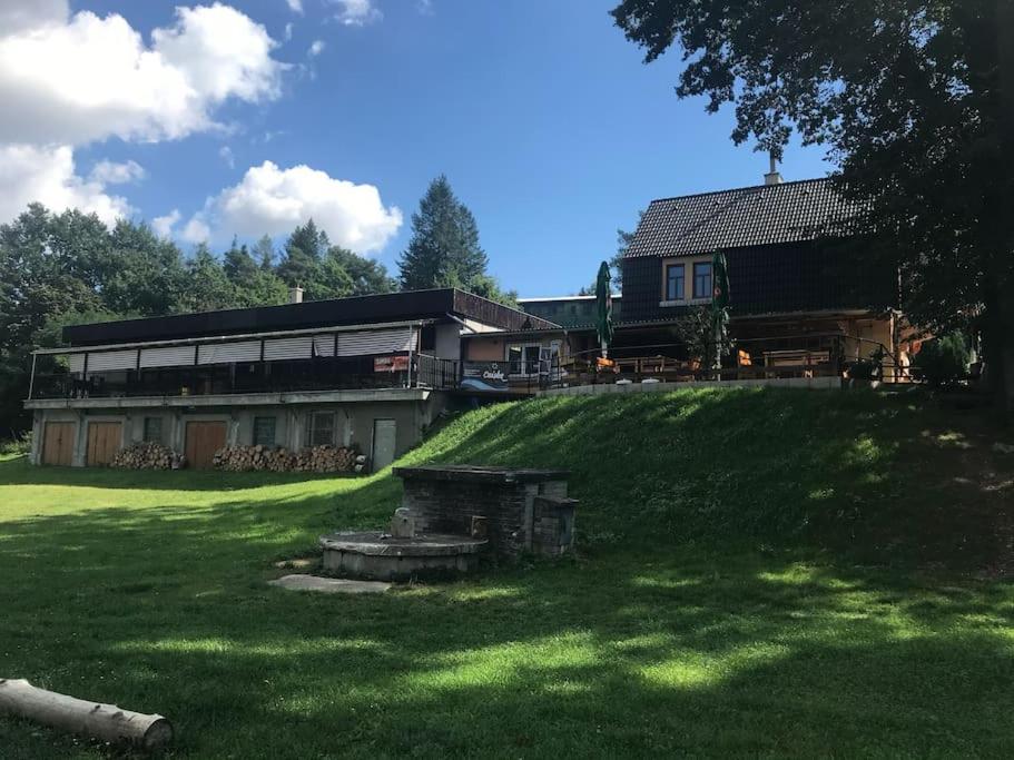 Chata nad řekou Otavou