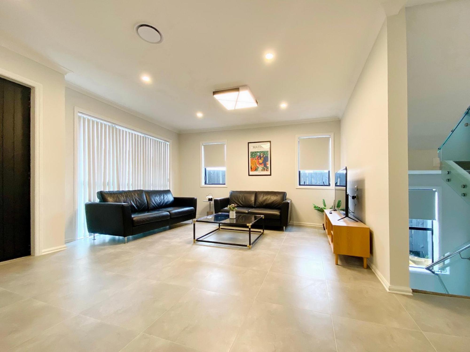 Extra-Large Brand-New House, Over 400sqm view 4