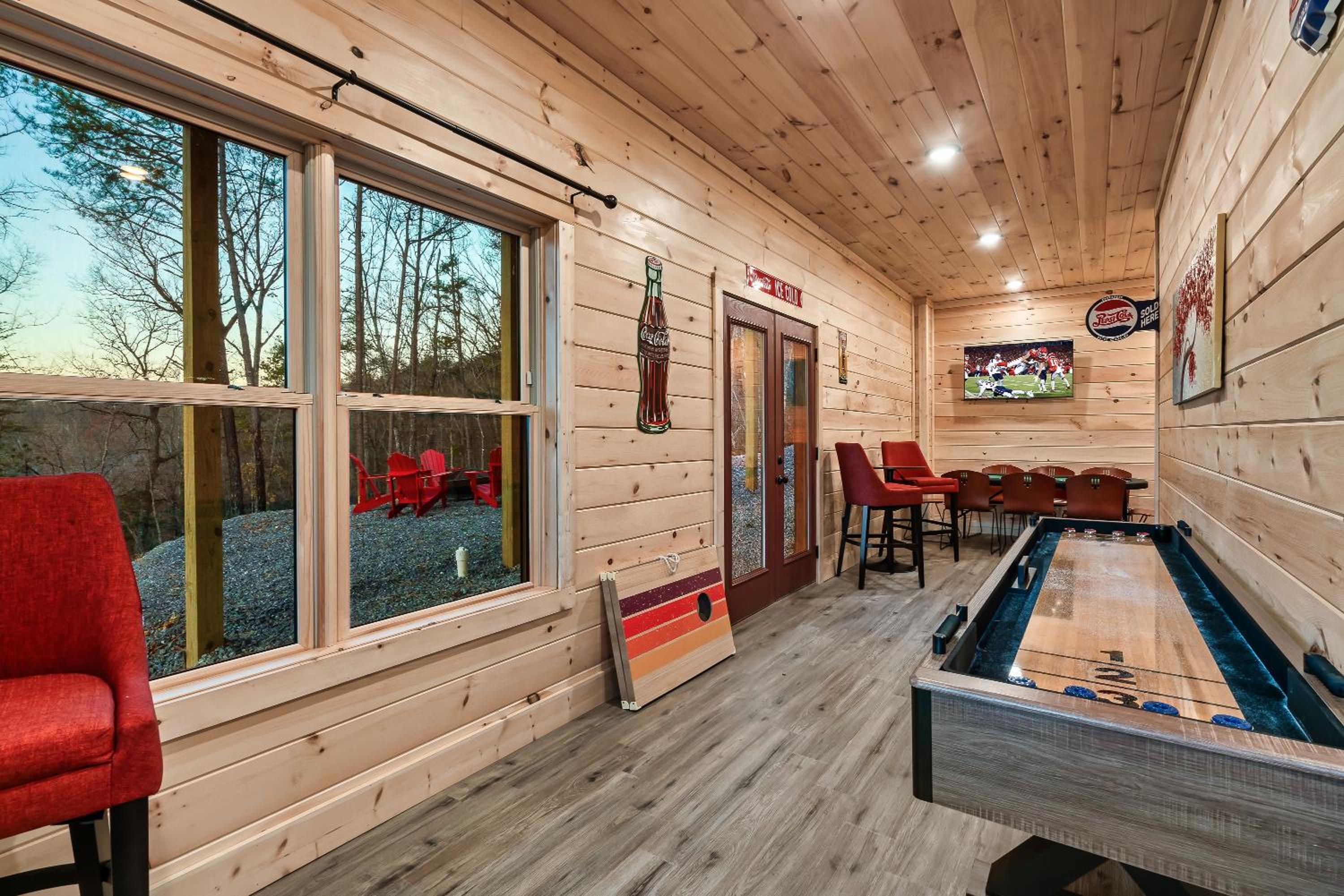 Smoky Mountain Cabin Hot Tub, Fire Pit & Games