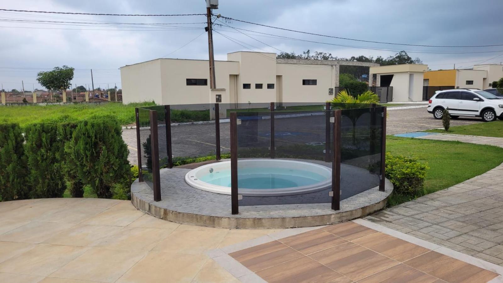 Casa ideal 6 quatros sendo 4 suítes 2 km do centro