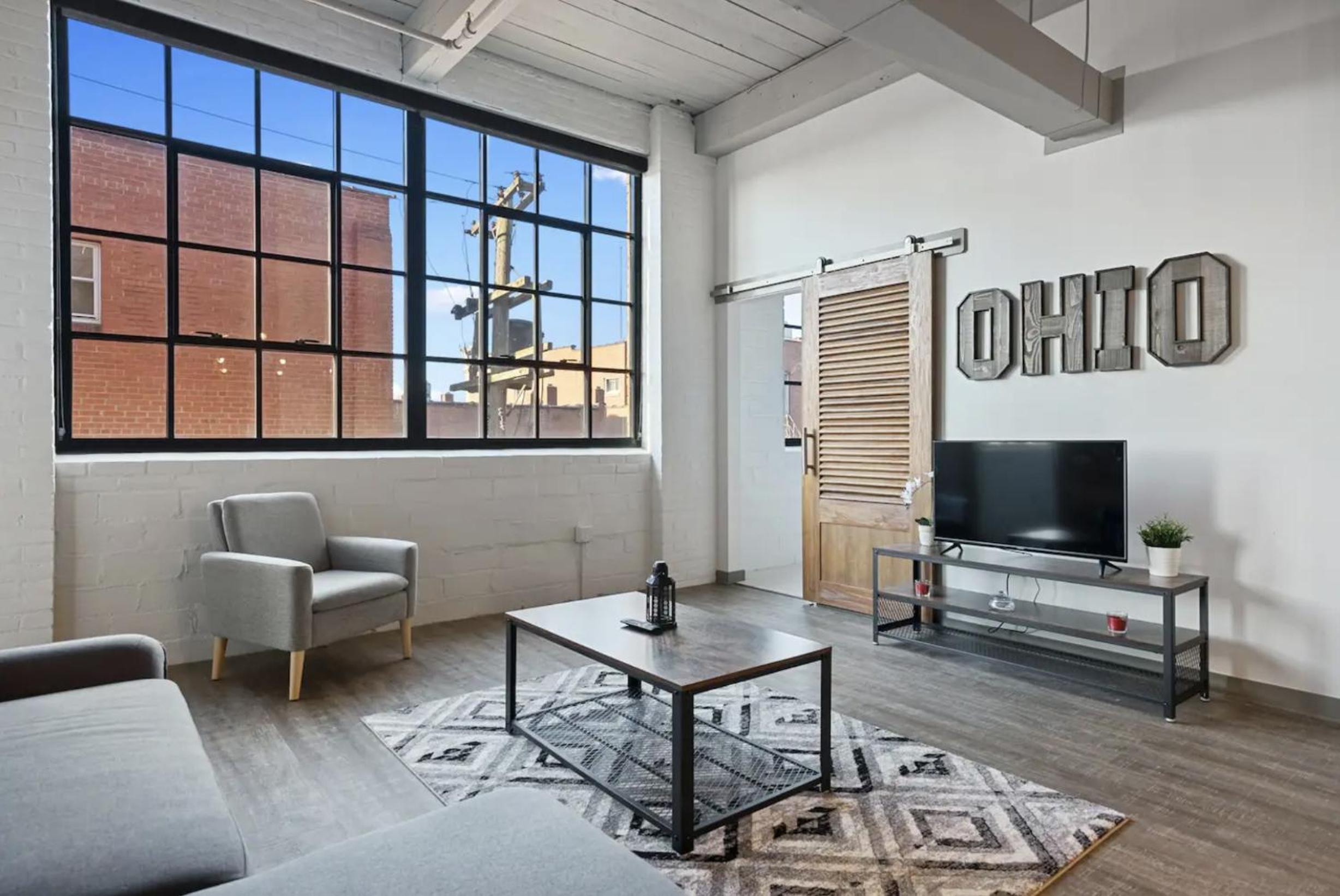 2125 Superior Living