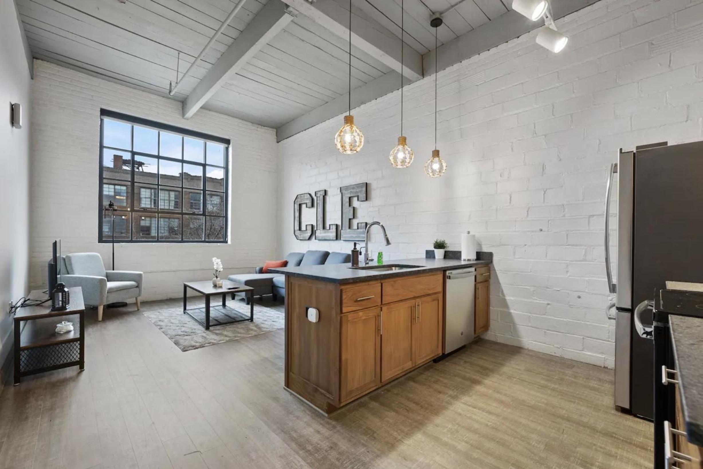 2125 Superior Living