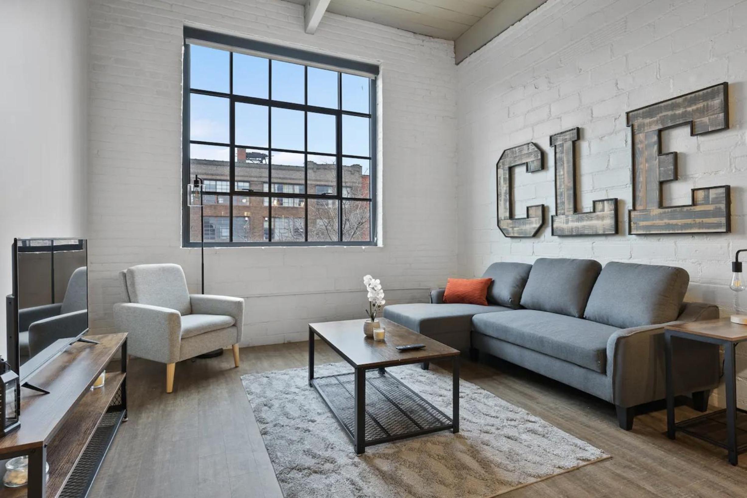 2125 Superior Living