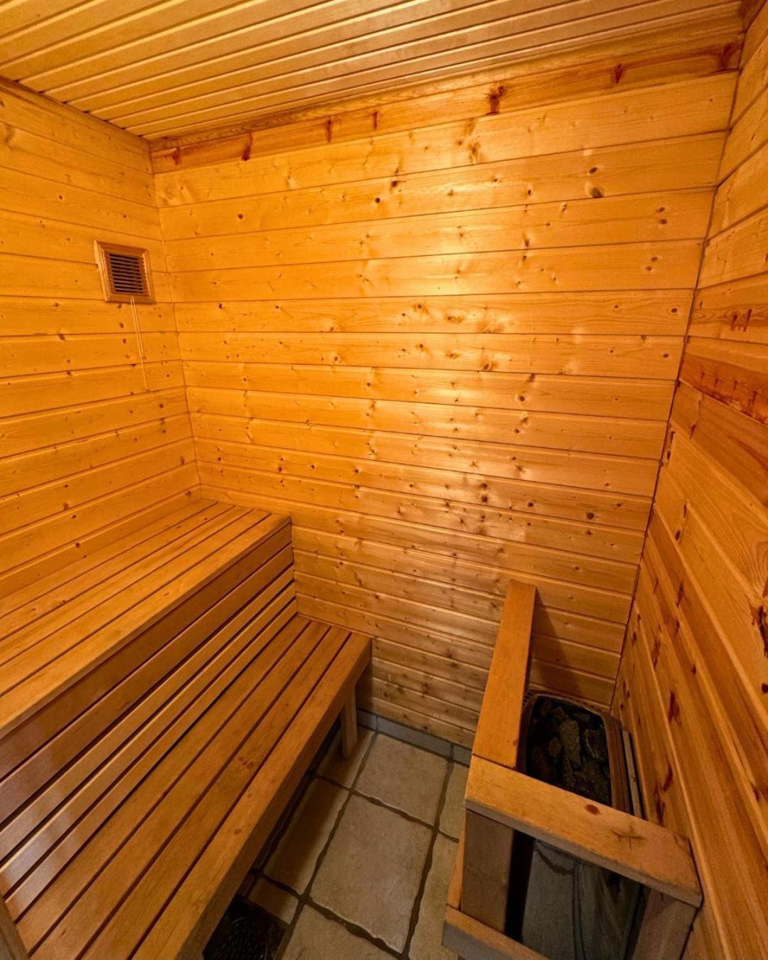 Polar Skaidi Cabin