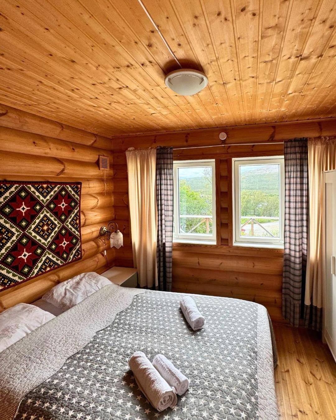 Polar Skaidi Cabin