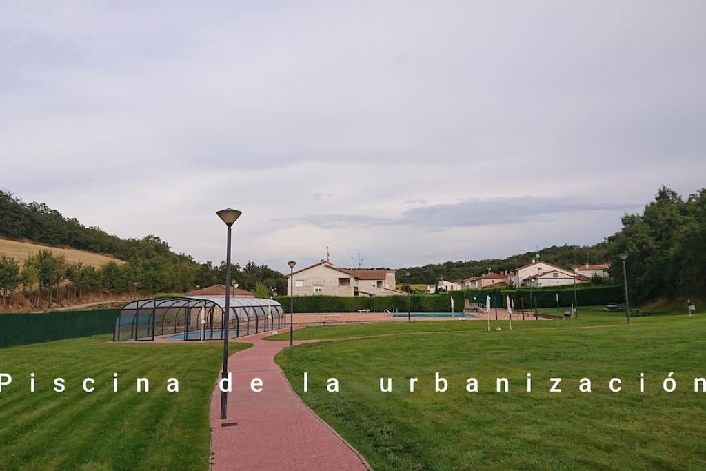 Casa tranquila con Jardin