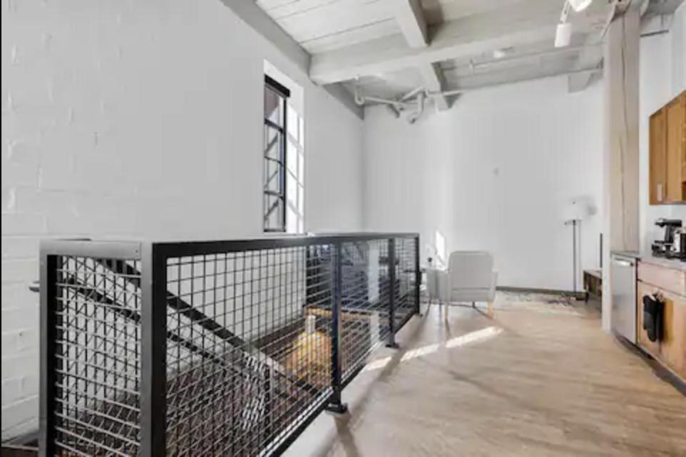 2125 Superior Living