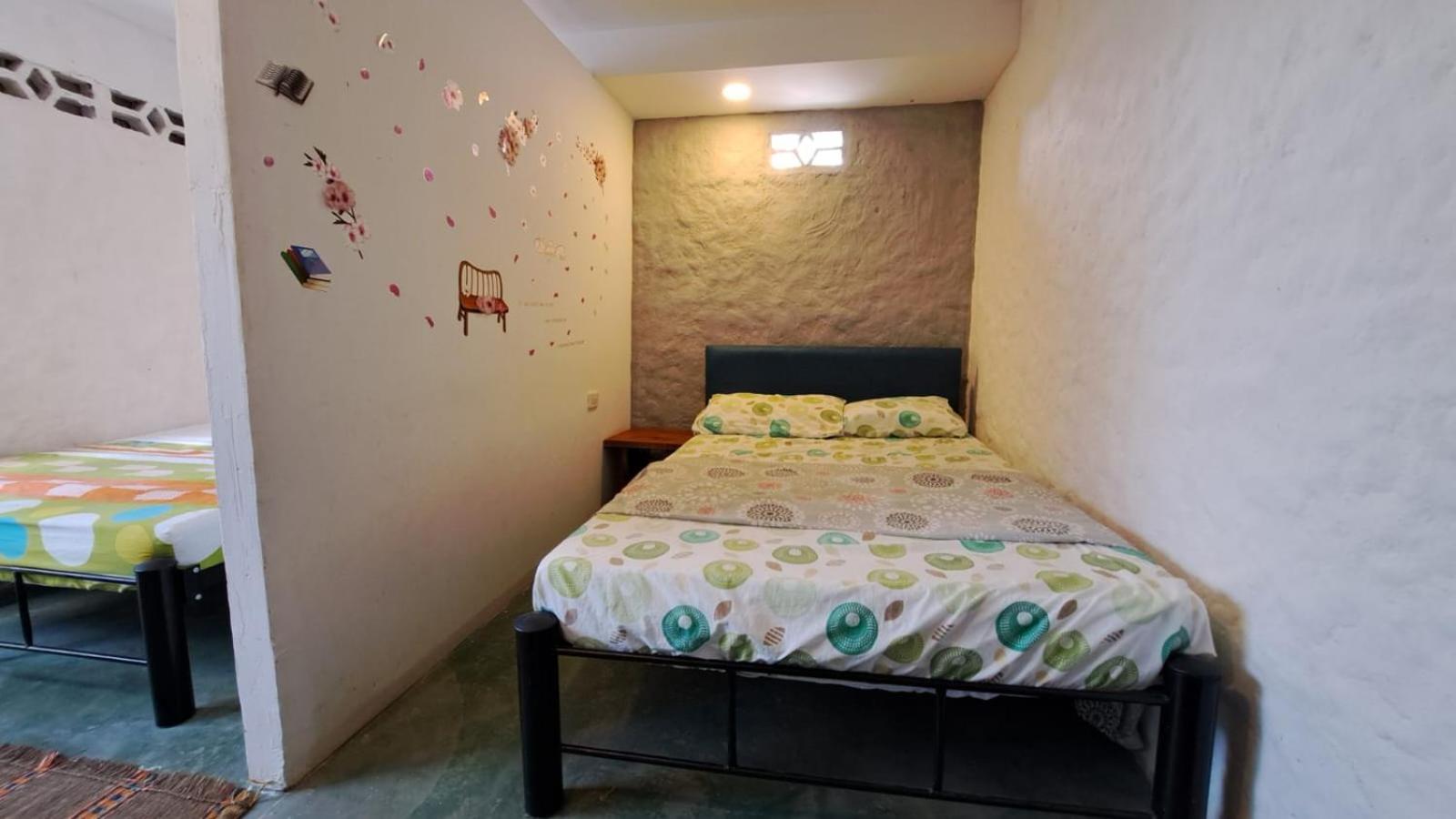 Hostal ROLLED