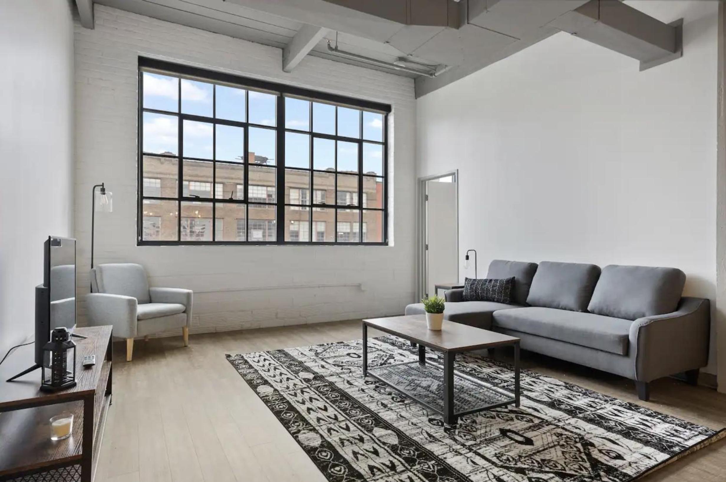 2125 Superior Living