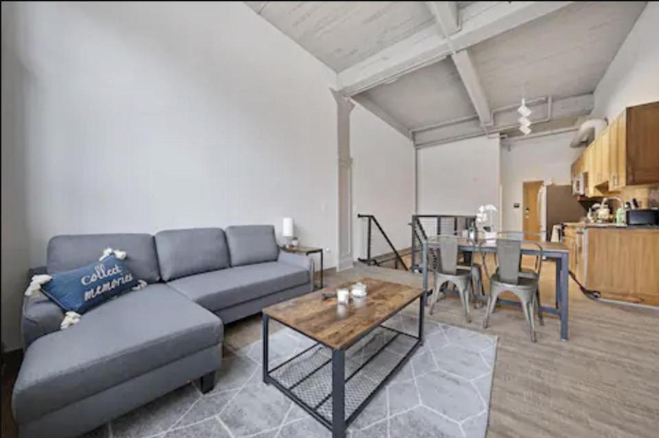 2125 Superior Living