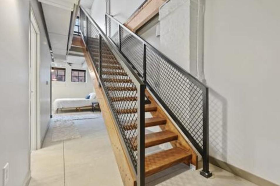 2125 Superior Living
