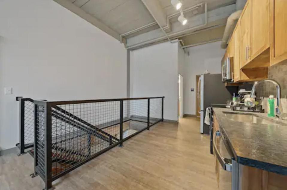 2125 Superior Living