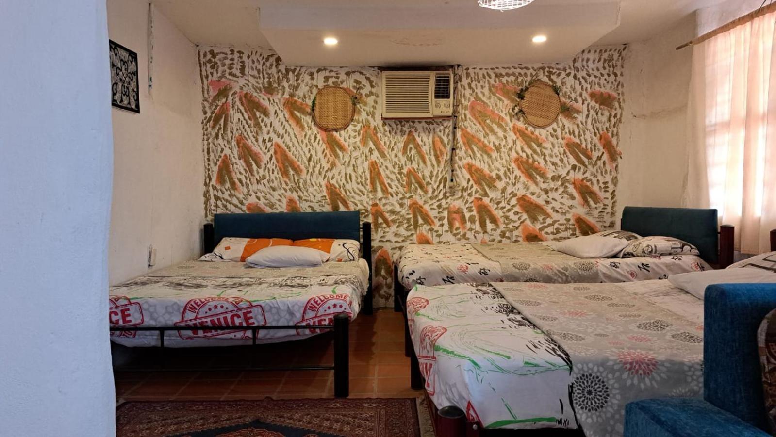 Hostal ROLLED