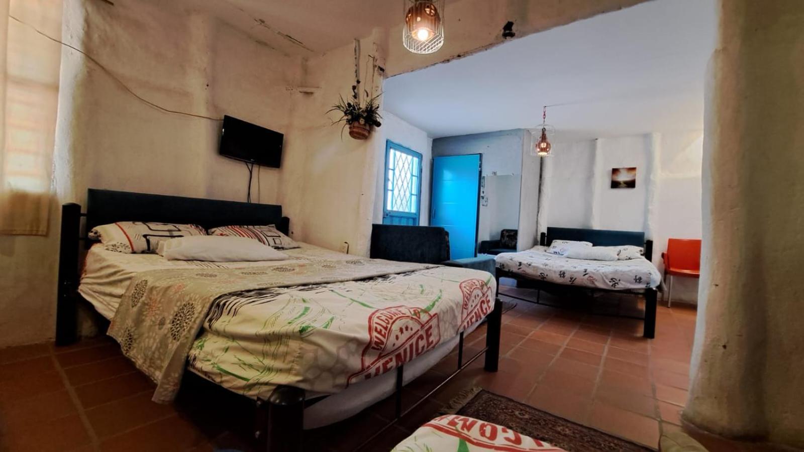 Hostal ROLLED