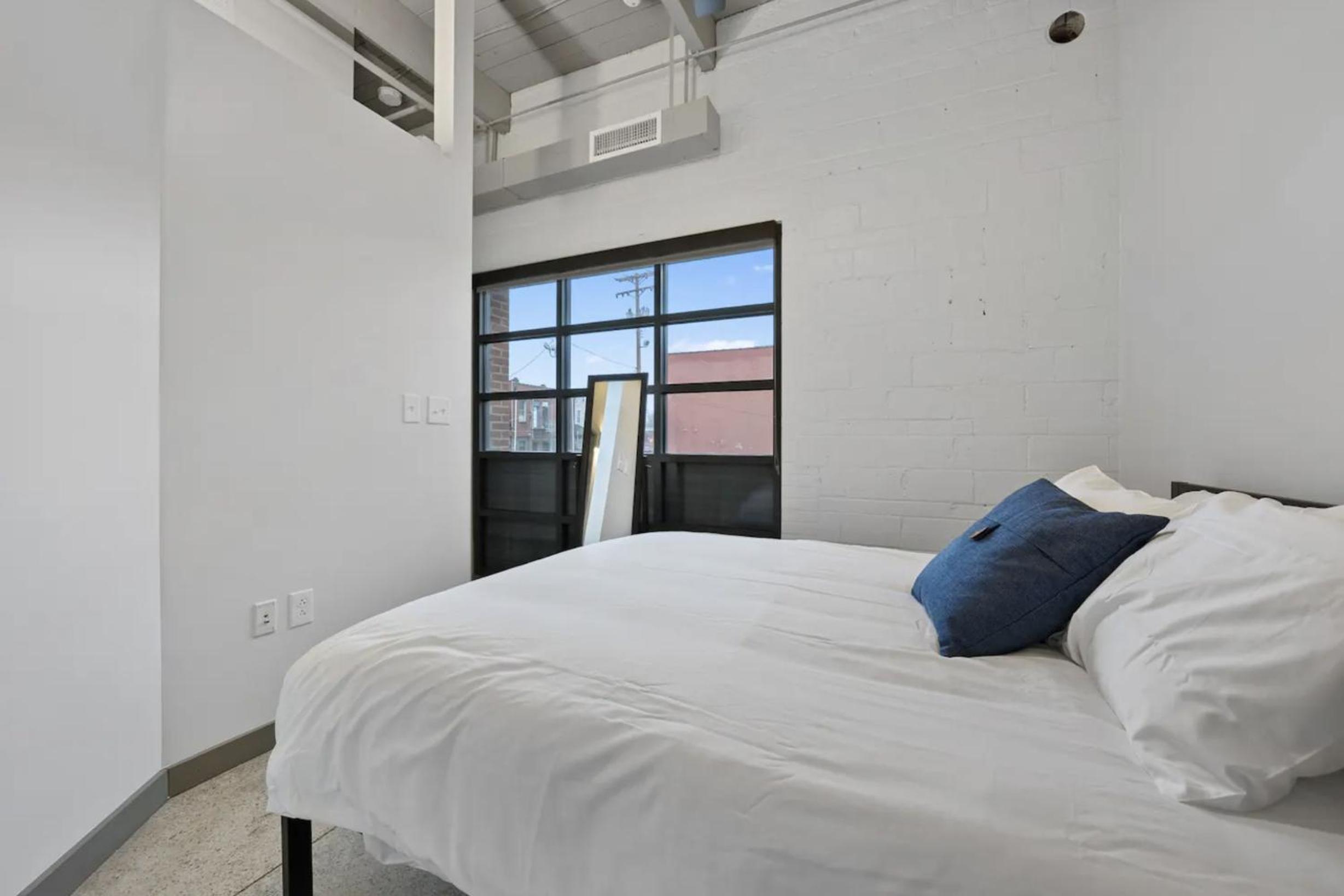 2125 Superior Living