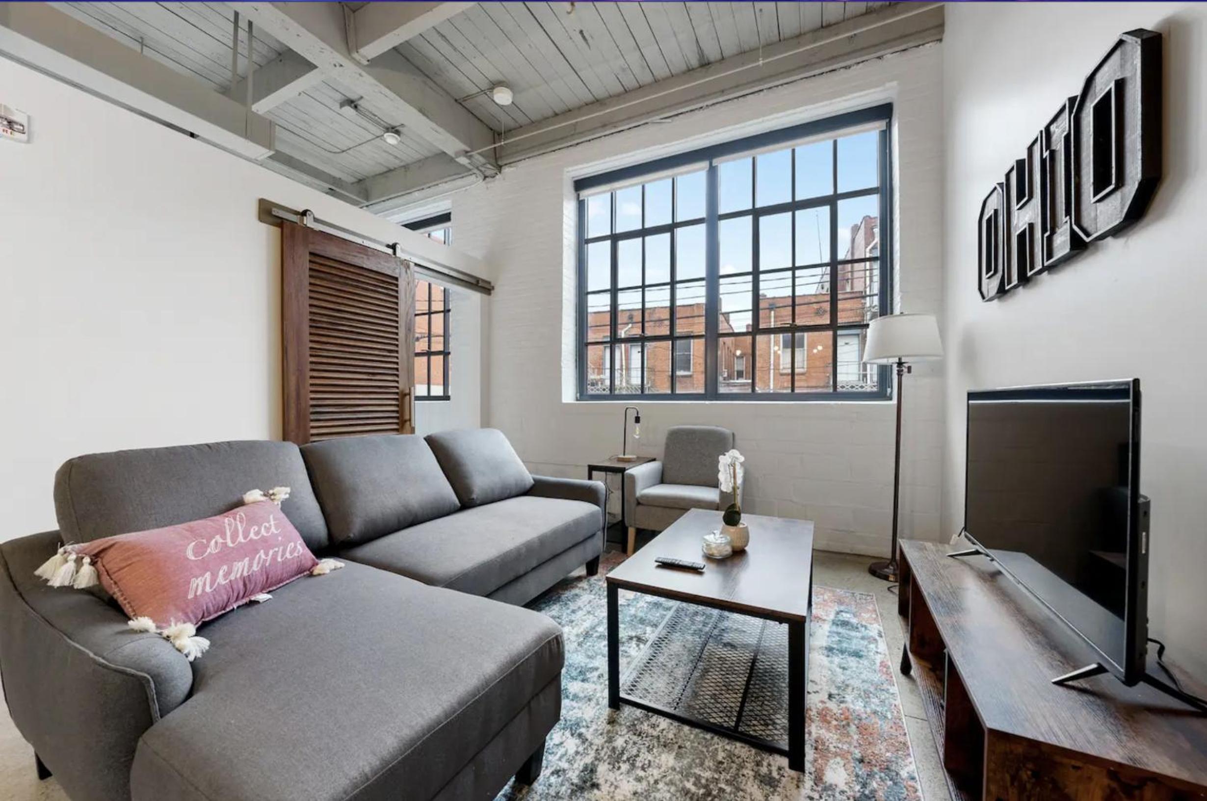 2125 Superior Living