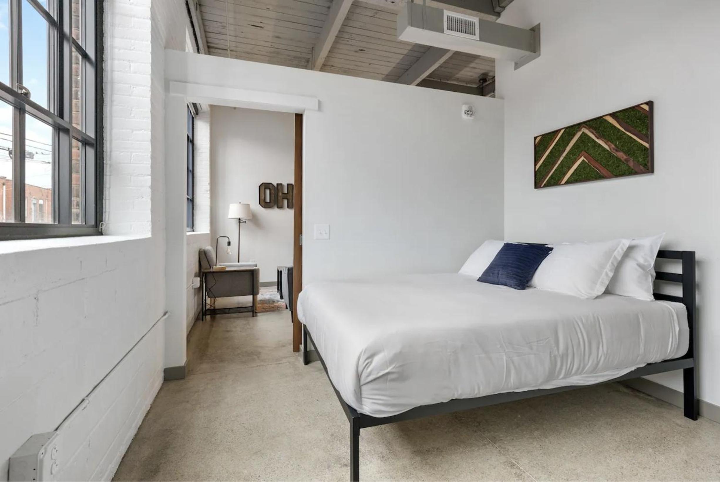 2125 Superior Living