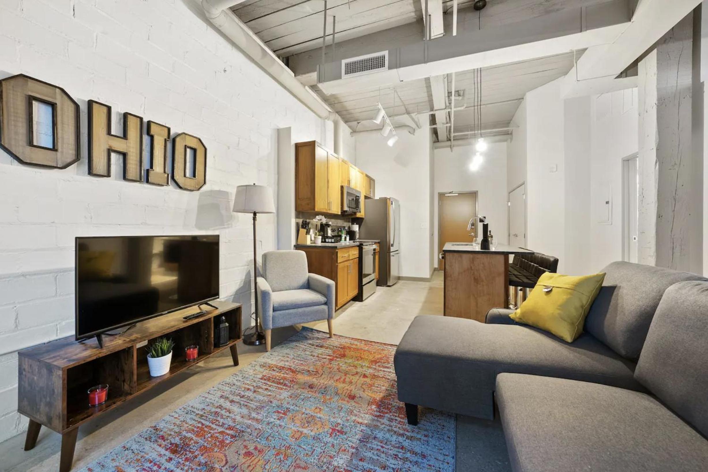 2125 Superior Living