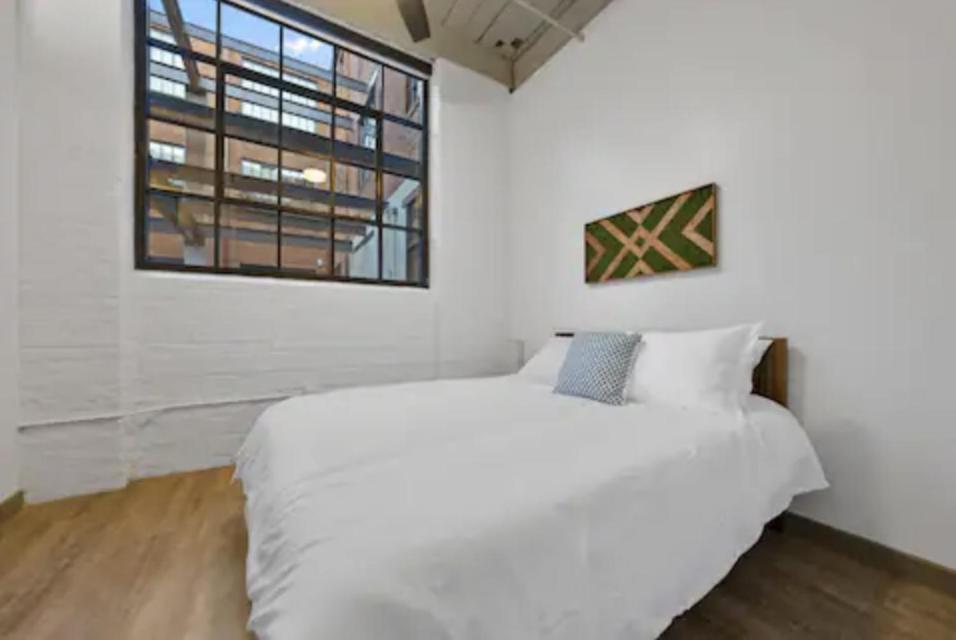2125 Superior Living