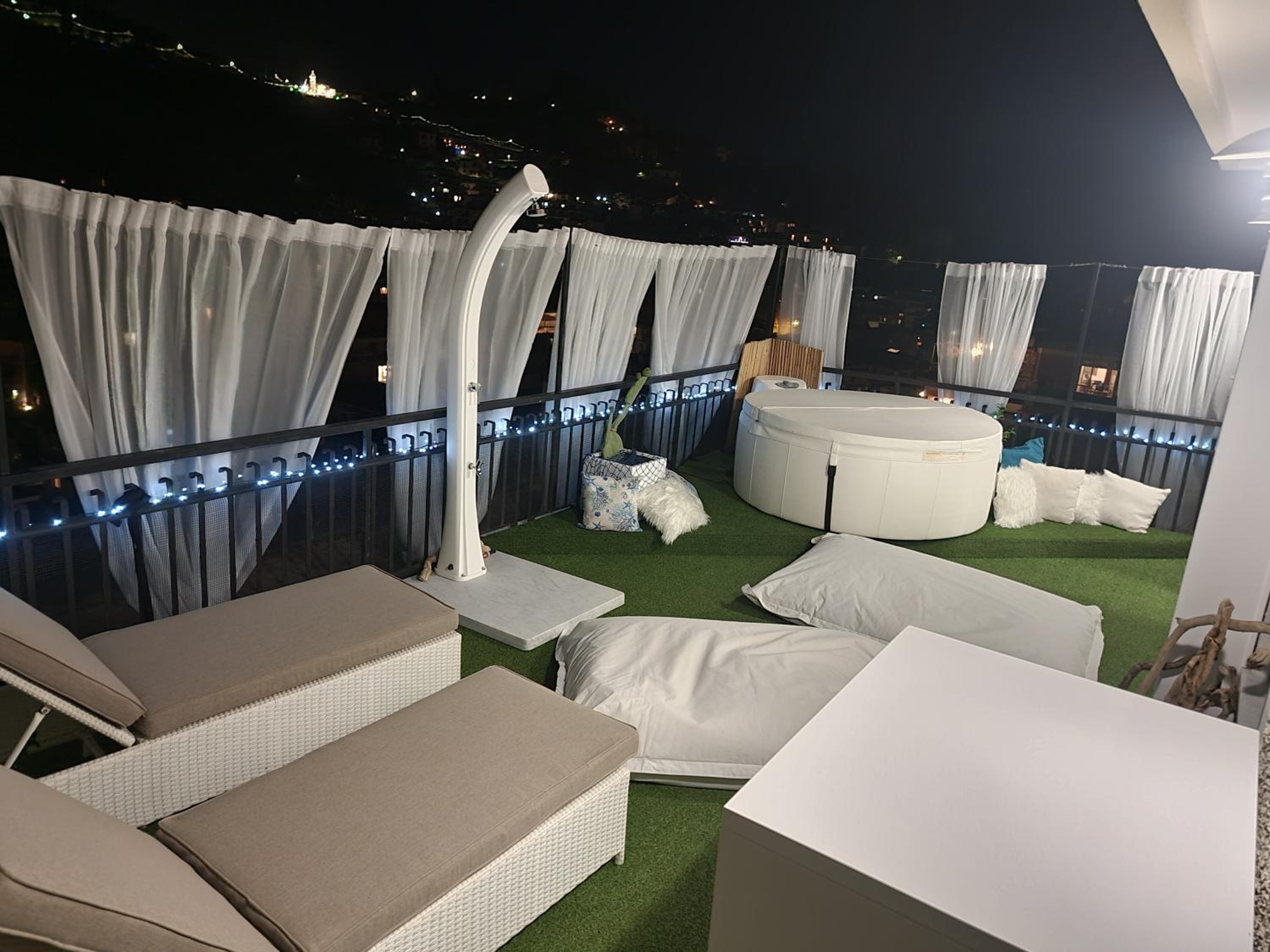 Appartamento Rapallo Sky Garden Maria Jose Liguria - Attico vista mare - Terraces - 2 bagni- 2 Camera da Letto - Box, Wi-fi, Idromassaggio Free inteiro Att photo 5