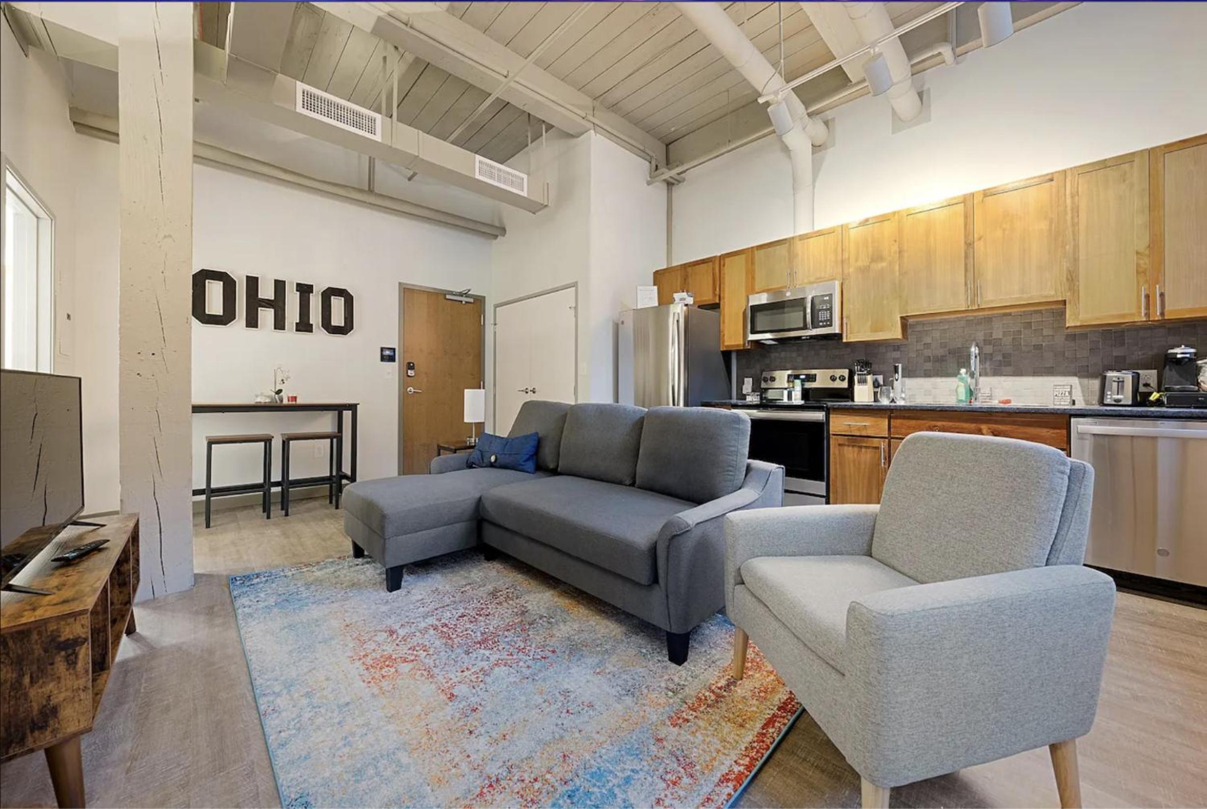2125 Superior Living