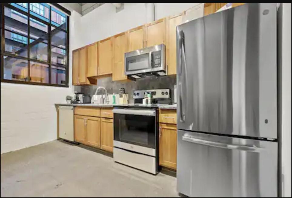 2125 Superior Living