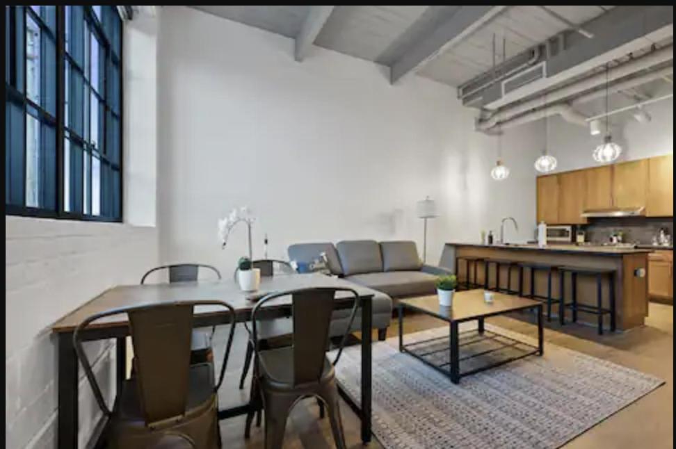 2125 Superior Living