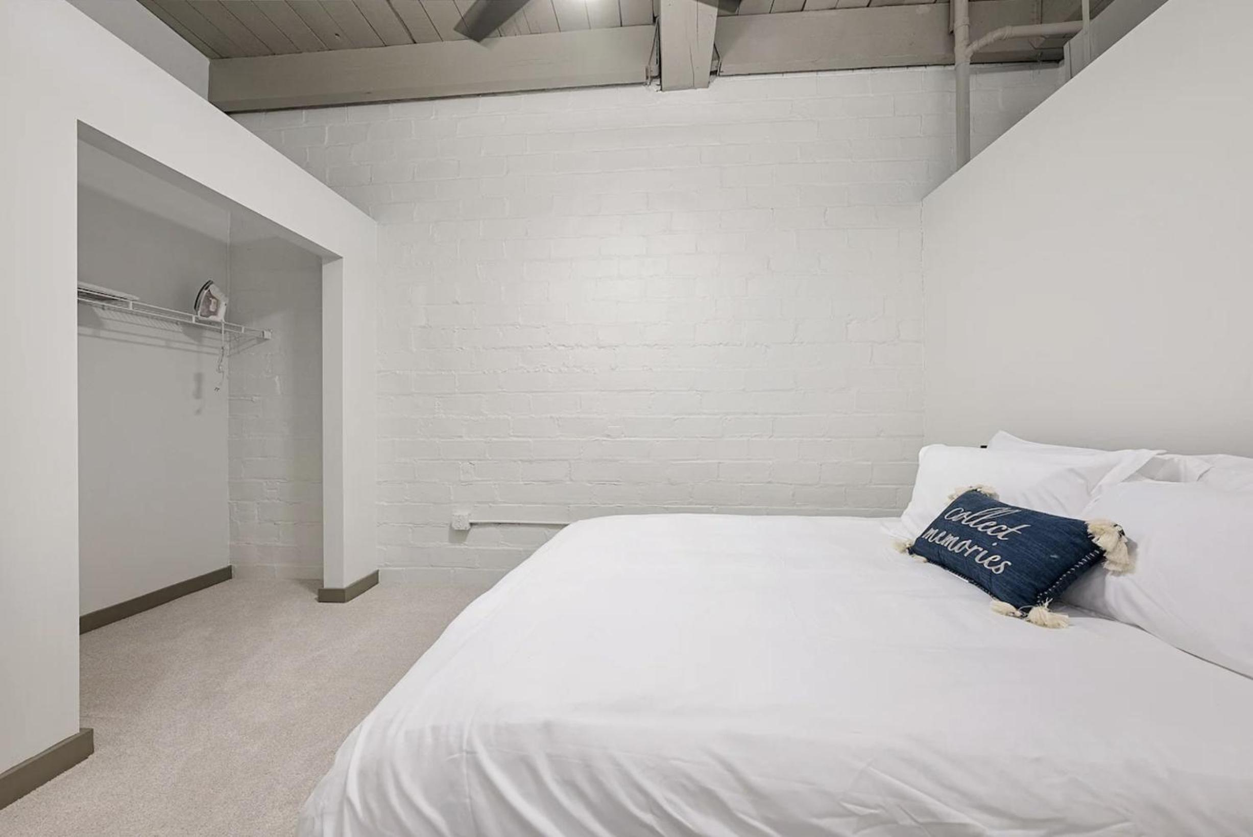 2125 Superior Living