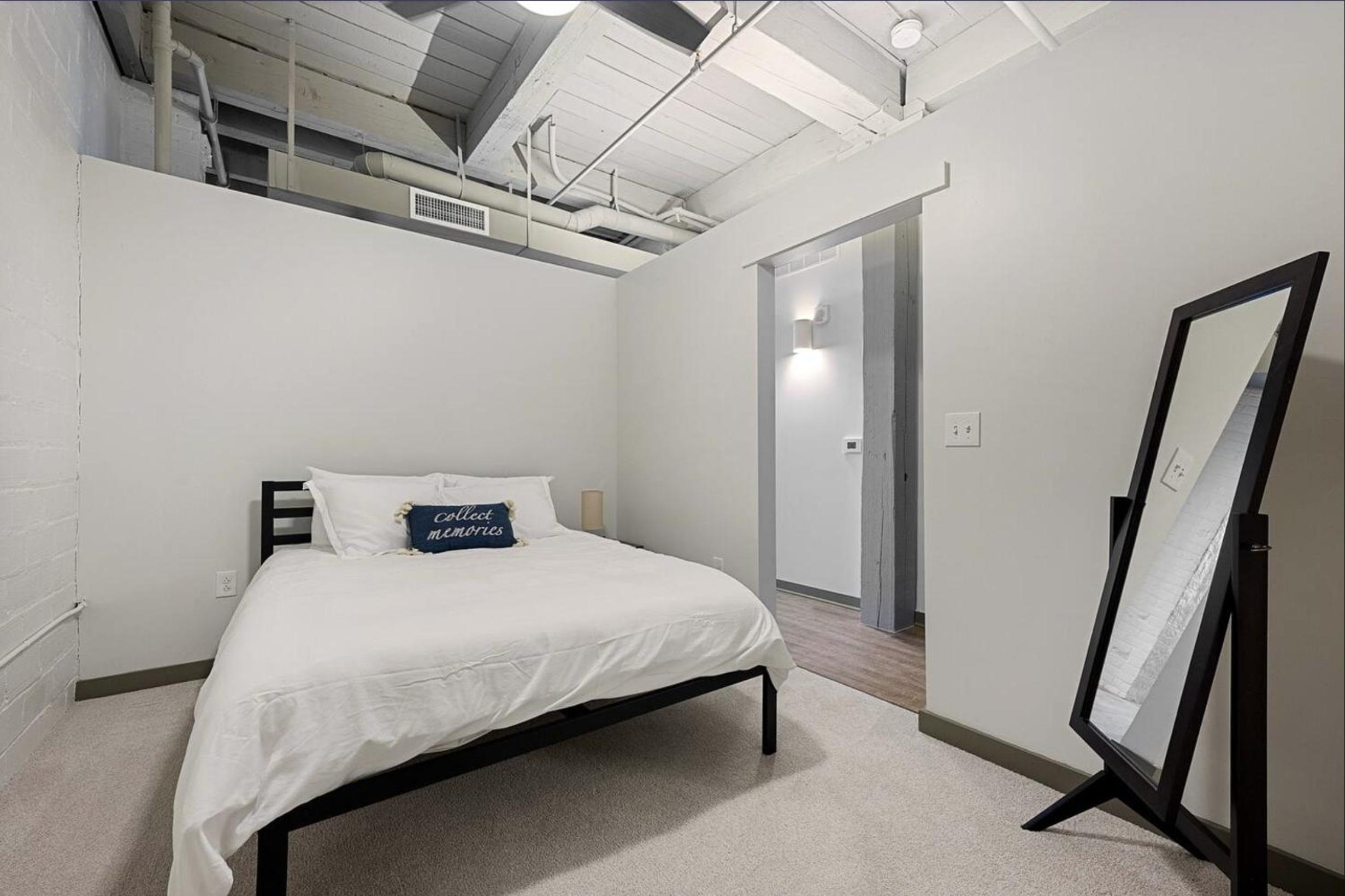 2125 Superior Living