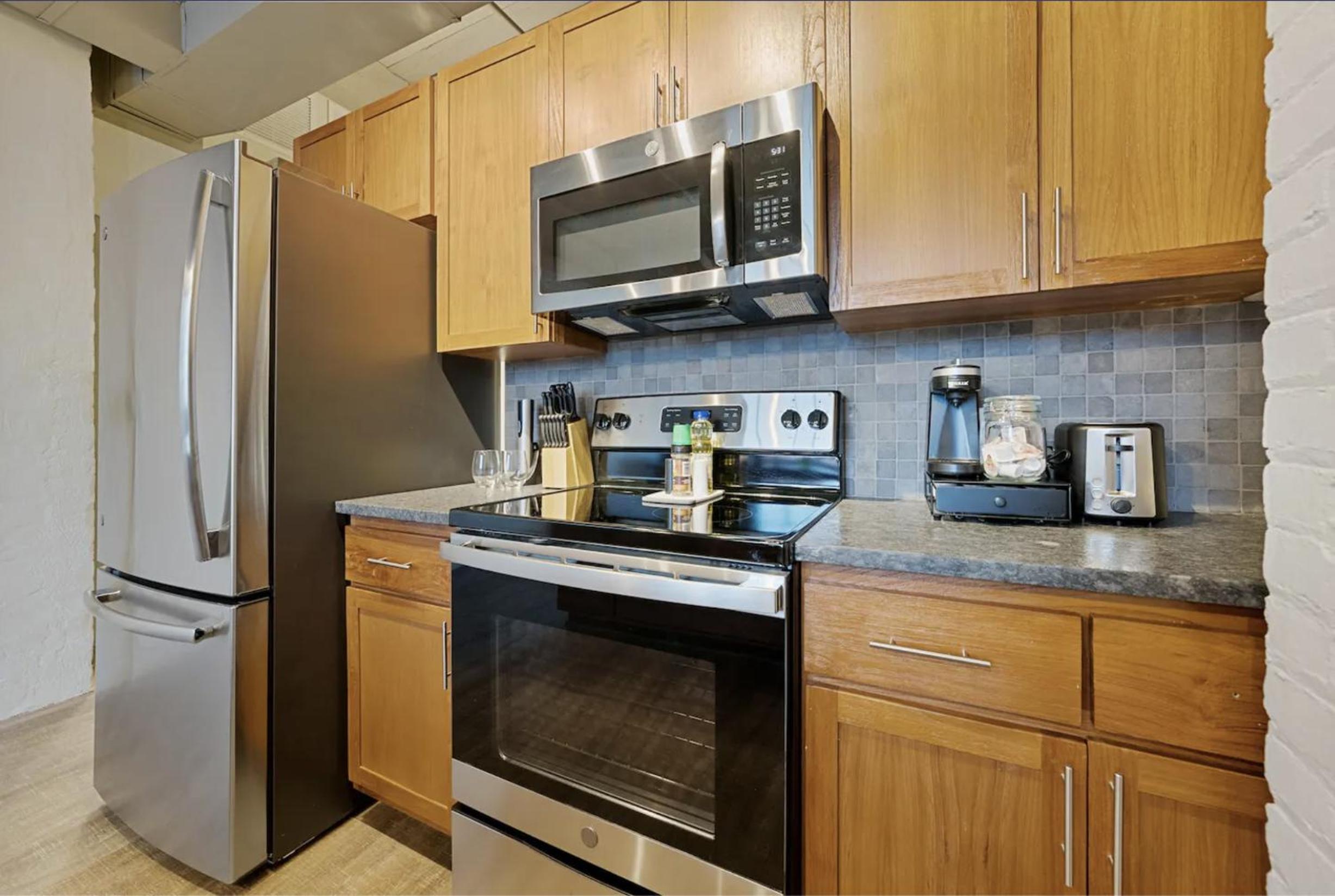 2125 Superior Living