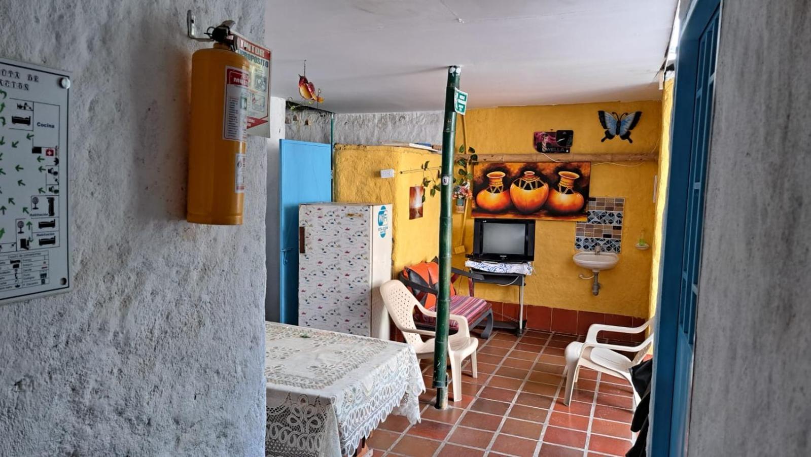 Hostal ROLLED