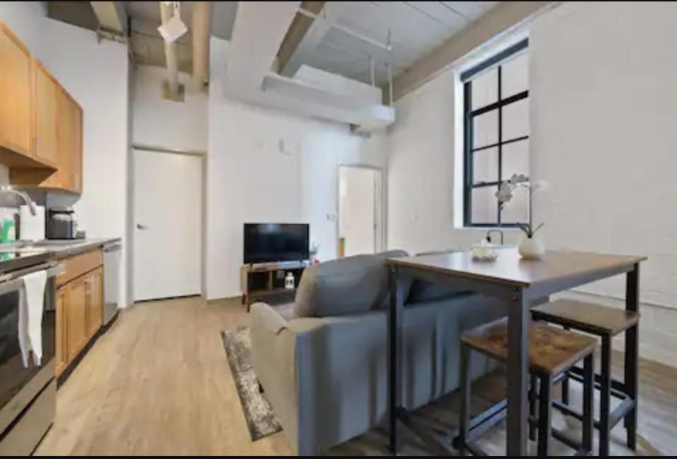2125 Superior Living