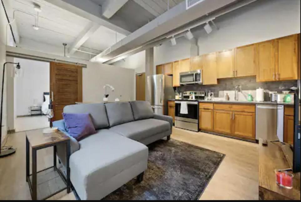 2125 Superior Living