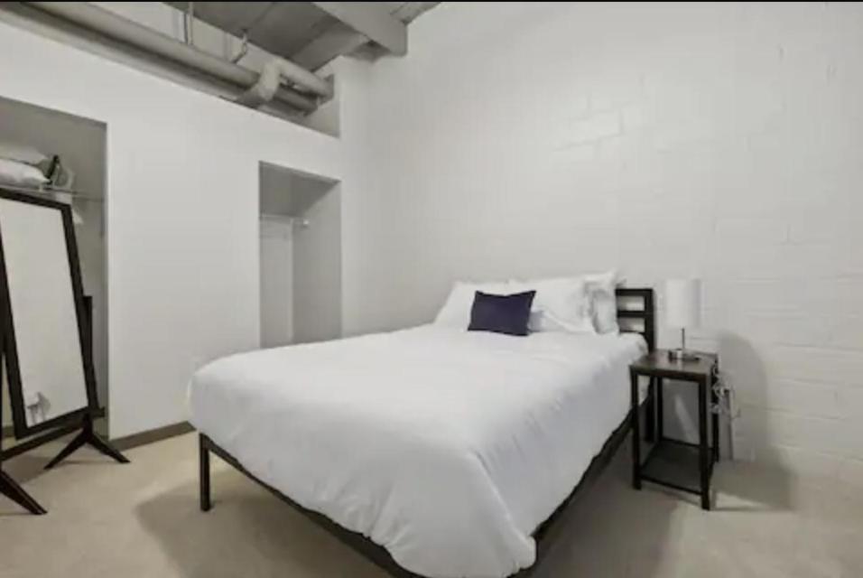 2125 Superior Living