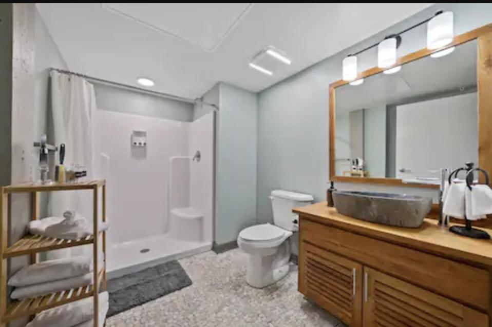 2125 Superior Living