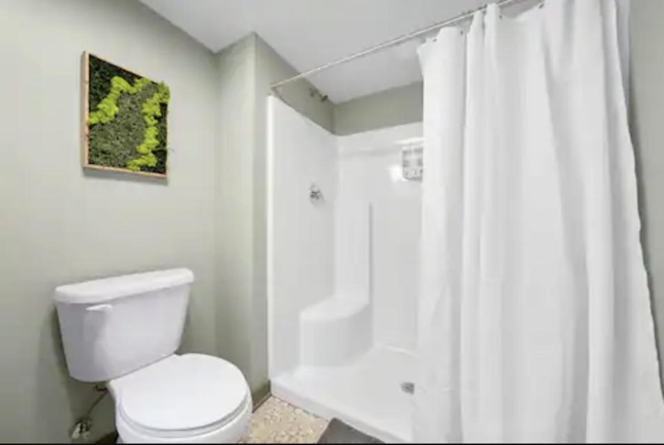 2125 Superior Living