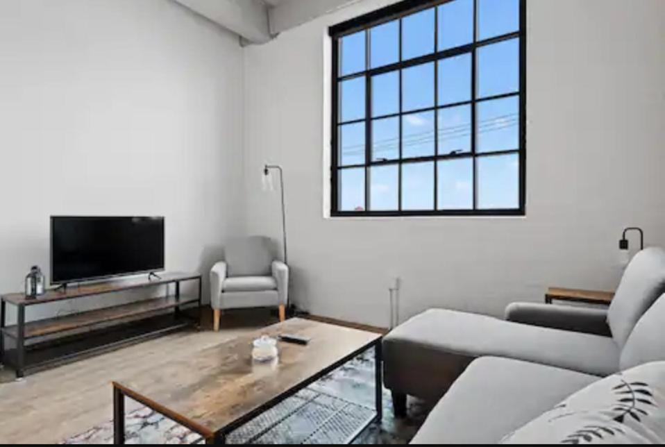 2125 Superior Living