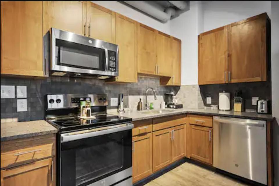 2125 Superior Living