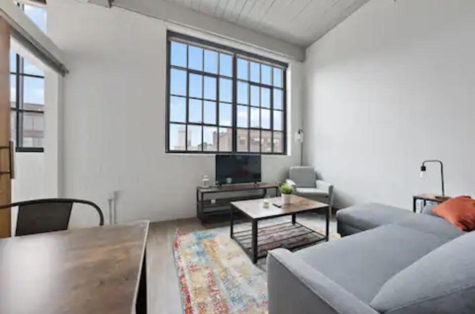 2125 Superior Living