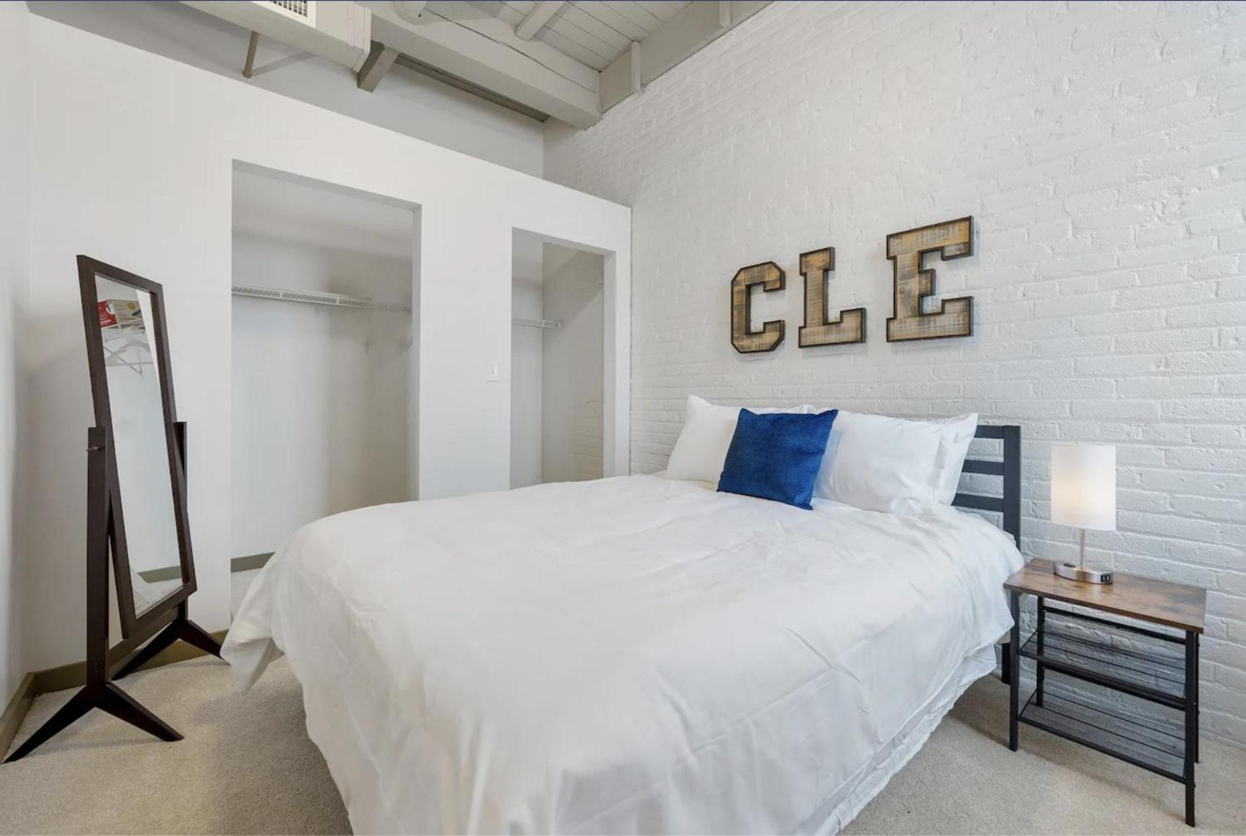 2125 Superior Living